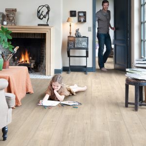 QS HYDRO SEAL Naturboden Impressive 4V wasserfest Eiche Beige Optik Sägeschnitt 1380 x 190 x 8mm